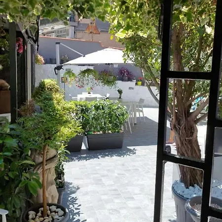 Il Borghetto House Brown * Neapel